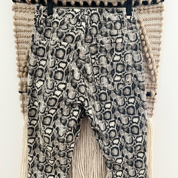 Good American Beige Snake Print Skinny Pants - Picture 5 of 12